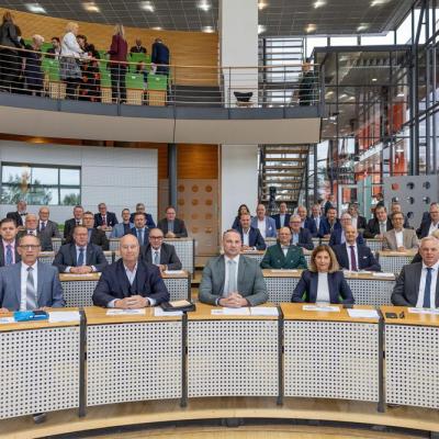 Fraktionsmitglieder der AfD an ihren Plätzen